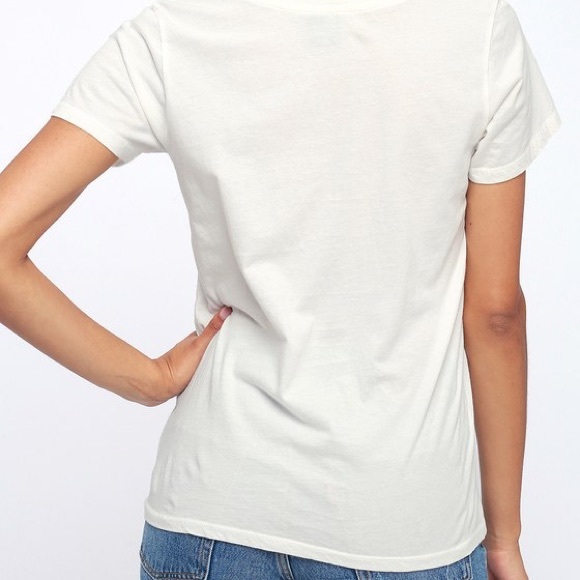 ✨Lulu’s Graphic Tee - Picture 4 of 4